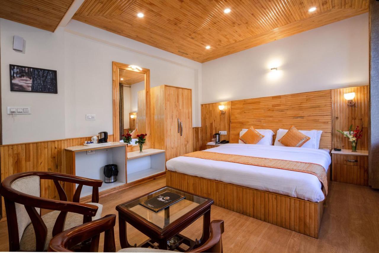 Vaibhav Regency Hotel Manali  Bagian luar foto