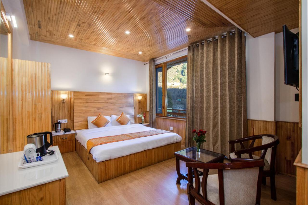 Vaibhav Regency Hotel Manali  Bagian luar foto