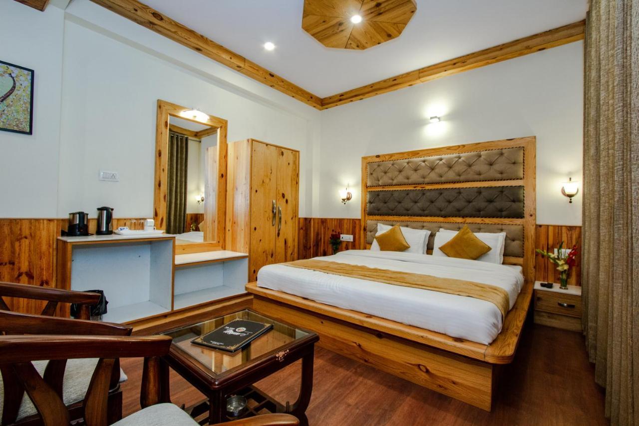 Vaibhav Regency Hotel Manali  Bagian luar foto