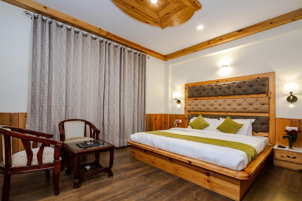 Vaibhav Regency Hotel Manali  Bagian luar foto