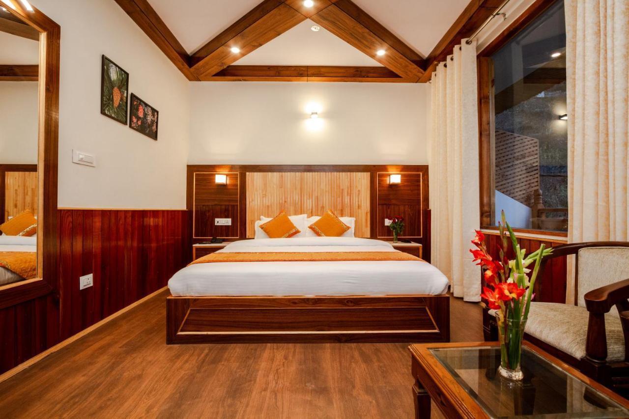 Vaibhav Regency Hotel Manali  Bagian luar foto