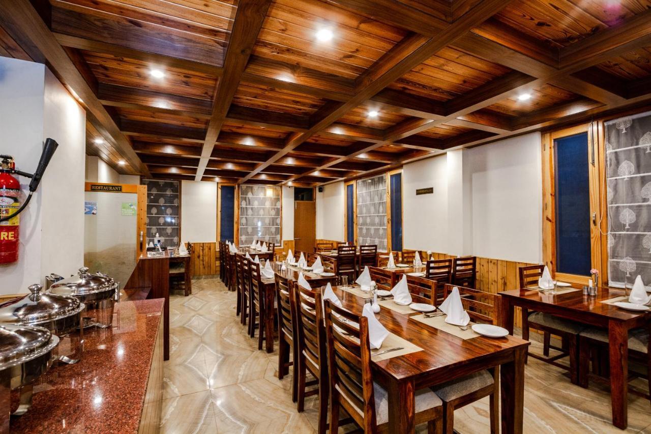 Vaibhav Regency Hotel Manali  Bagian luar foto