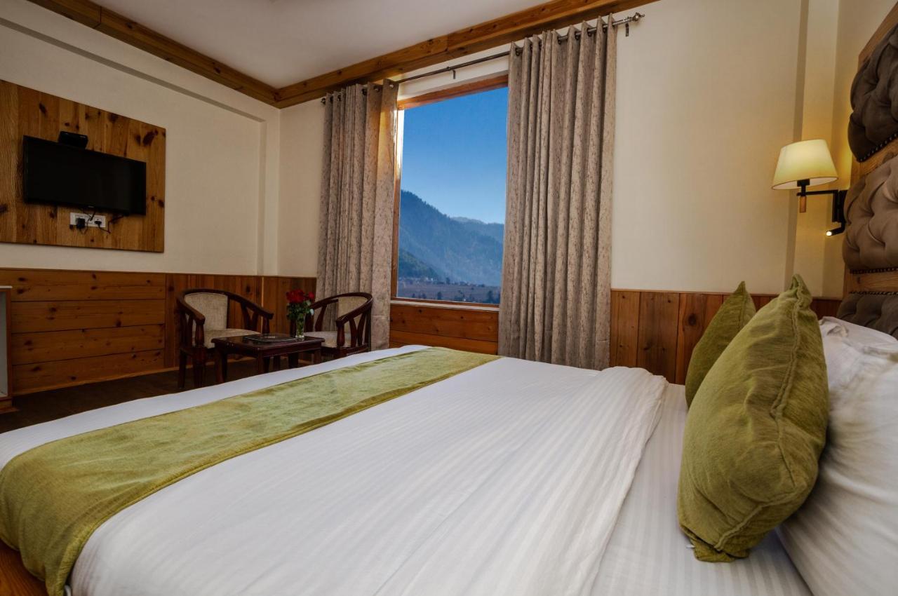 Vaibhav Regency Hotel Manali  Bagian luar foto