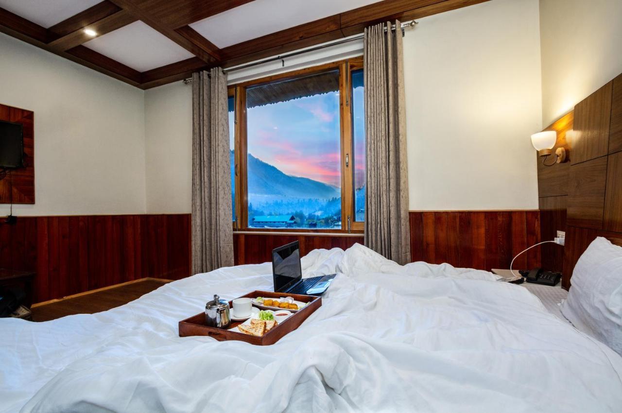 Vaibhav Regency Hotel Manali  Bagian luar foto