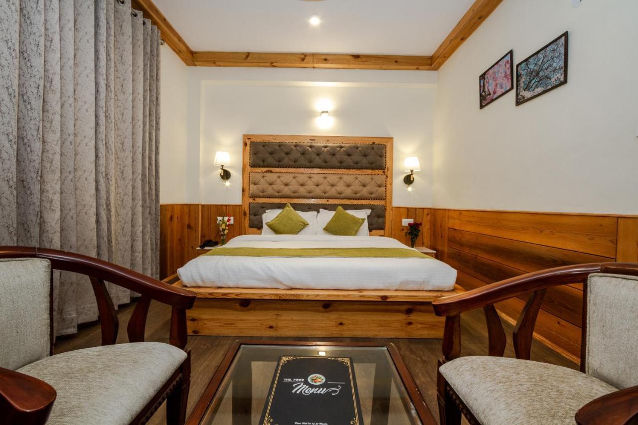 Vaibhav Regency Hotel Manali  Bagian luar foto